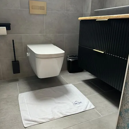 Moderne Suite Goldener Stern In Der Altstadt Mit Wifi