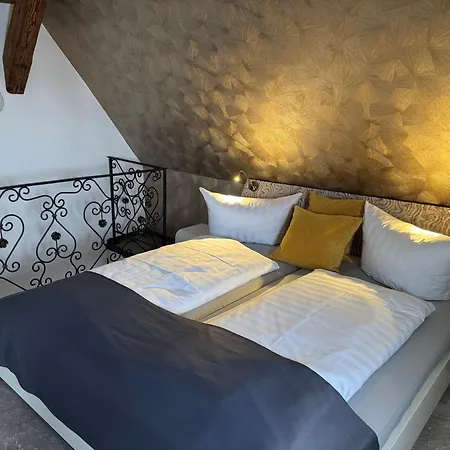 Moderne Goldener Stern In Der Altstadt Mit Wifi *